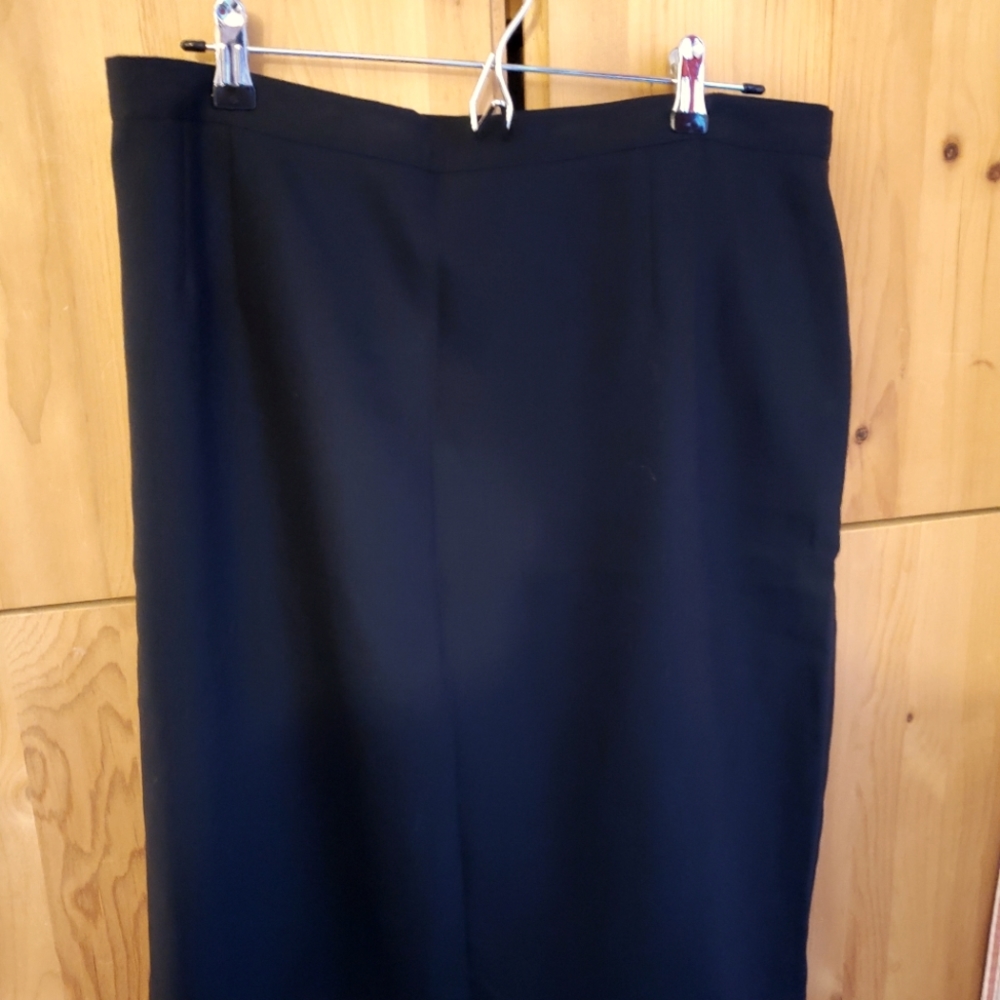 Giorgio Armani Le Collezioni Black Wool Knee Length Pencil Skirt size 16